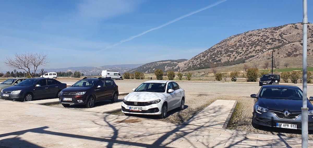 парковки в Турции при прокате автомобиля